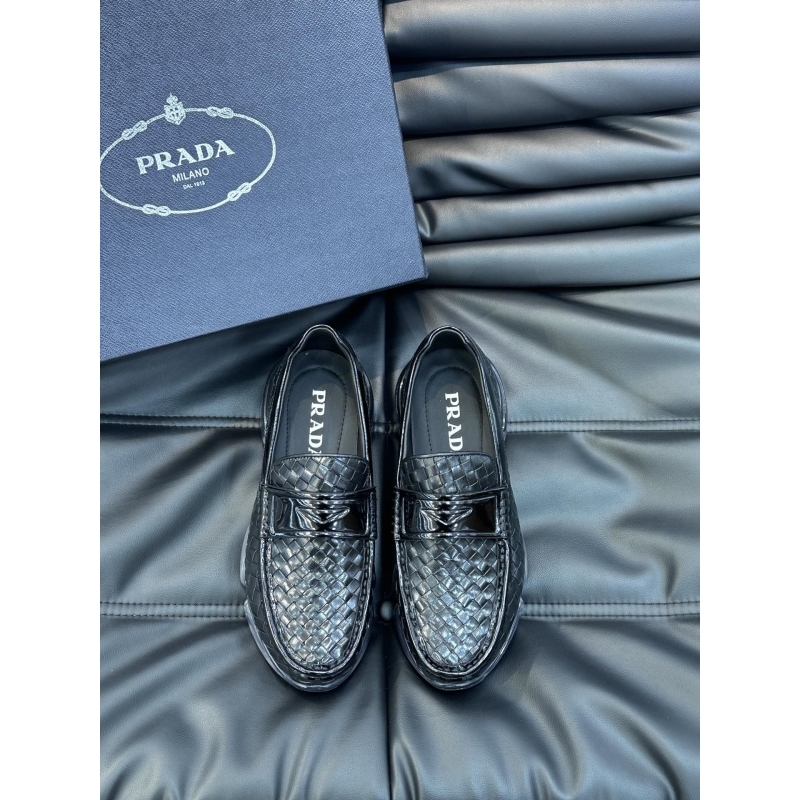 Pra*a casual shoes